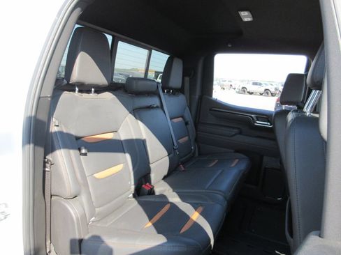 Certified 2025 GMC Sierra 1500 AT4 w/ AT4 Premium Package AWD/4WD image 23