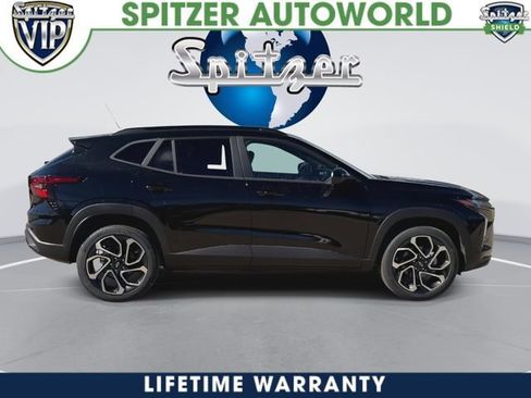 New 2026 Chevrolet Trax RS w/ Sunroof Package image 9