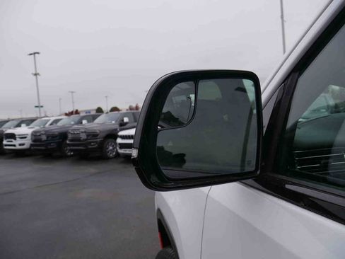 New 2025 Jeep Wagoneer L Series II w/ Convenience Group I image 8