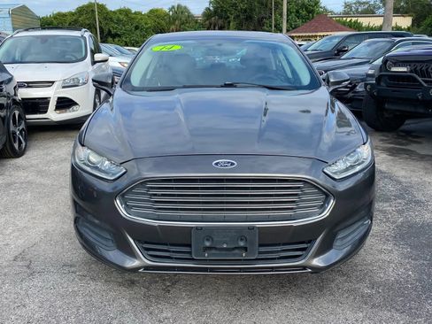 Used 2014 Ford Fusion SE FWD image 2