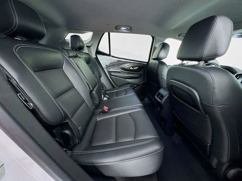 Used 2023 GMC Terrain SLT image 31
