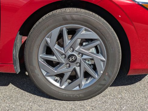 Used 2025 Hyundai Elantra Blue image 11