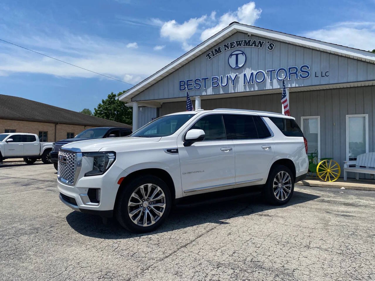 Used 2021 GMC Yukon Denali AWD/4WD image 1