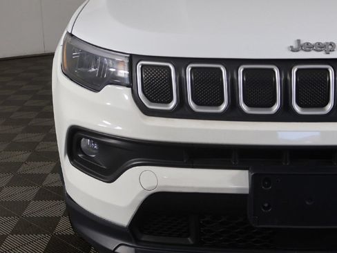 Used 2022 Jeep Compass Latitude AWD/4WD image 11