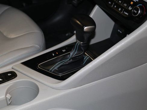 Used 2018 Kia Niro EX Premium image 43