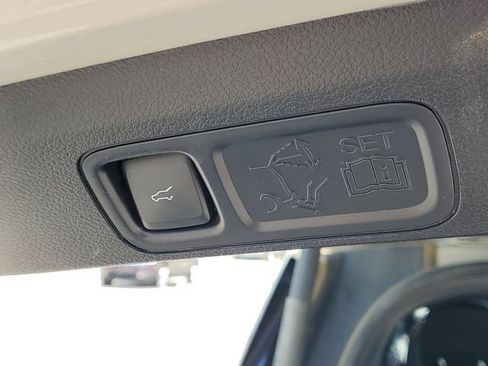 Used 2019 Lincoln Navigator Reserve AWD/4WD image 9