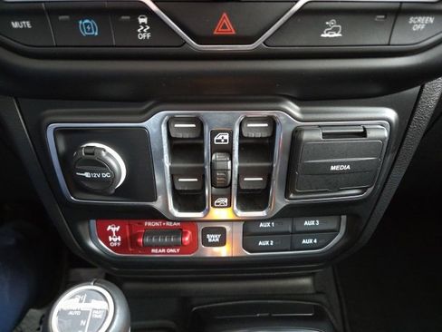 Used 2022 Jeep Wrangler Unlimited Rubicon 4xe w/ Dual Top Group image 61