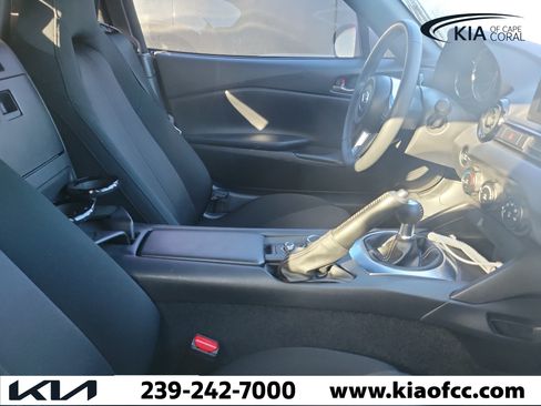 Used 2021 MAZDA MX-5 Miata Sport RWD image 9