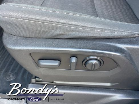 Used 2022 Chevrolet Silverado 1500 Custom w/ Safety Confidence Package image 12