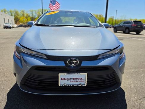 Used 2023 Toyota Corolla LE w/ Carpet Mat Package (TMS) FWD image 2