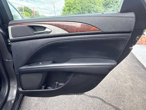 Used 2019 Lincoln MKZ Reserve FWD image 19