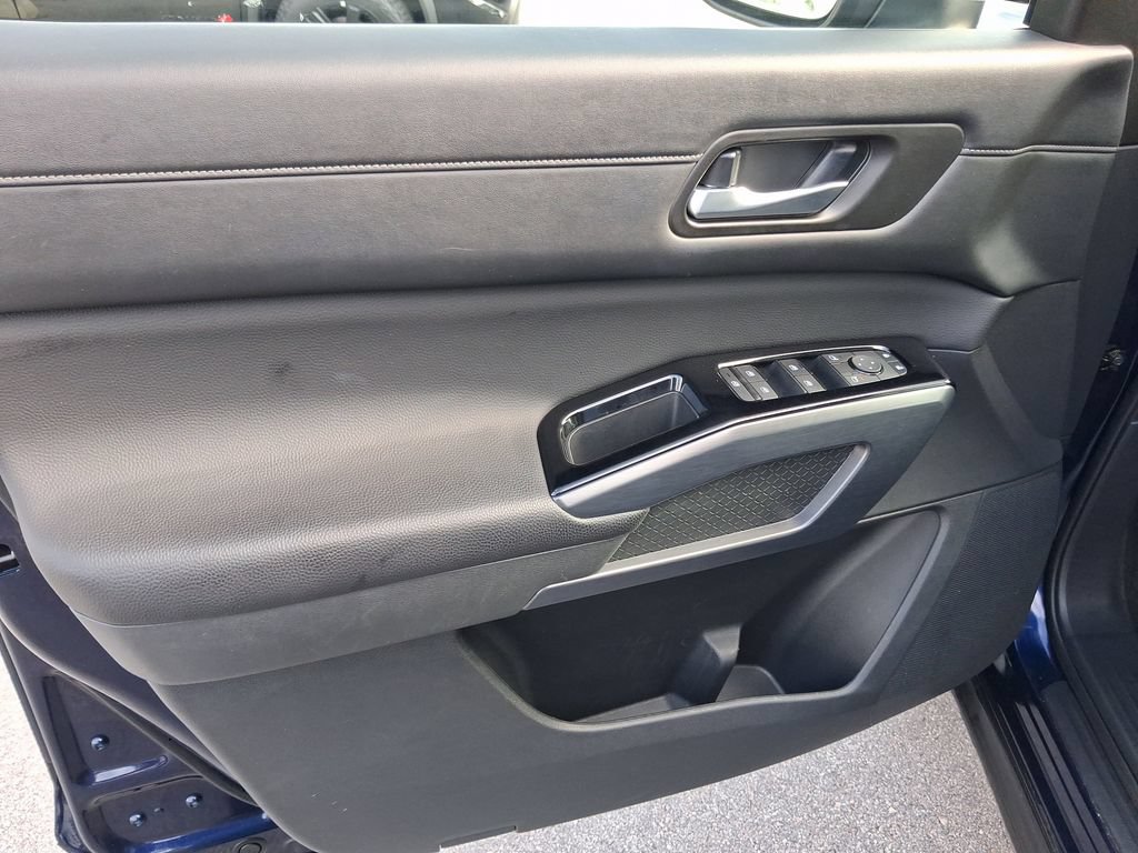 Certified 2025 Nissan Pathfinder SL FWD image 20