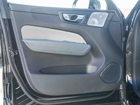 Used 2022 Volvo XC60 T8 R-Design w/ Advanced Package image 19