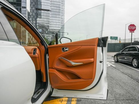 Used 2021 Aston Martin DBX image 49