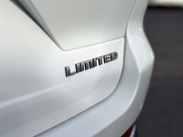 Used 2024 Jeep Grand Cherokee Limited AWD/4WD image 20
