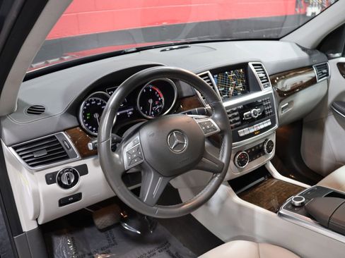 Used 2013 Mercedes-Benz GL 450 4MATIC image 34