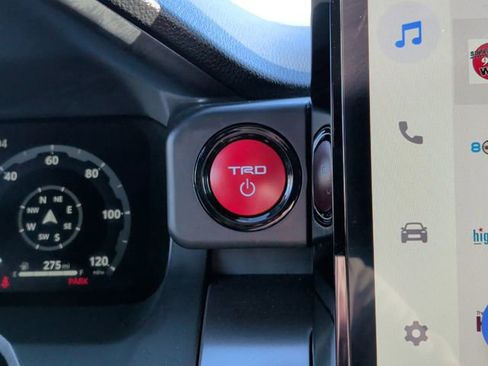 Certified 2025 Toyota Tacoma TRD Off-Road image 22