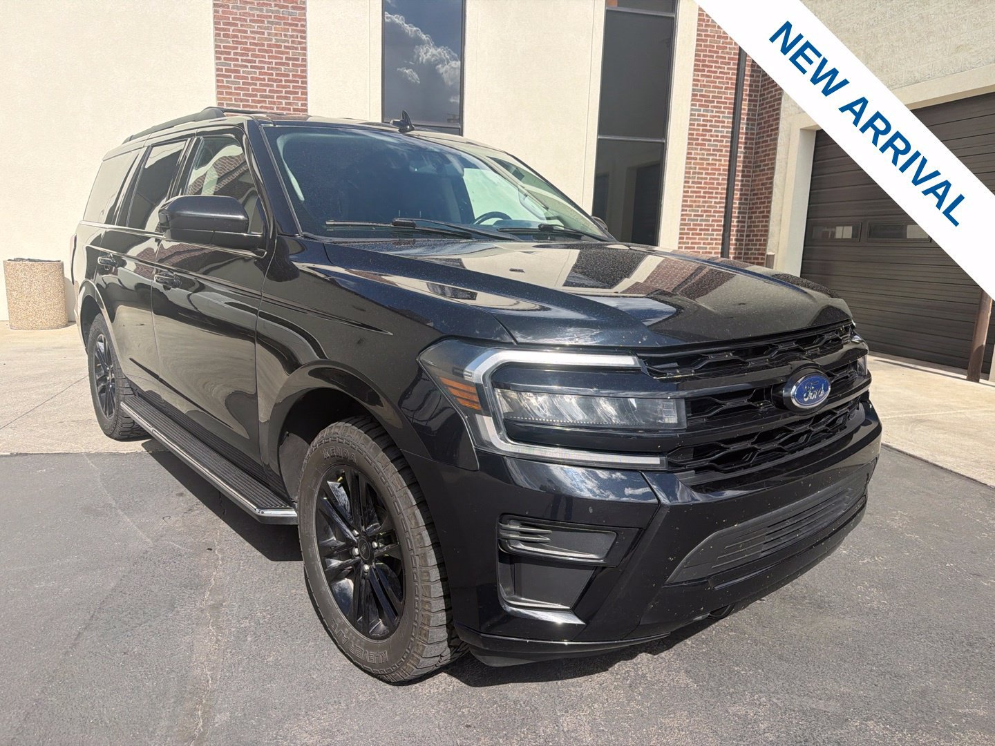 Used 2022 Ford Expedition XLT AWD/4WD image 1
