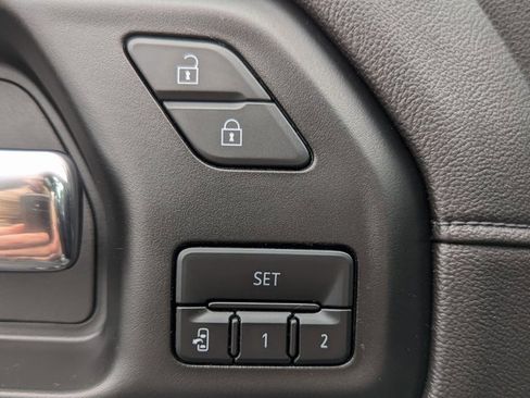 Certified 2022 GMC Sierra 1500 SLT w/ SLT Convenience Package image 20