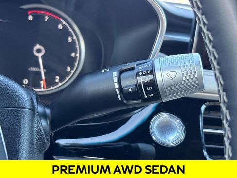 Used 2024 Genesis G70 2.5T image 29