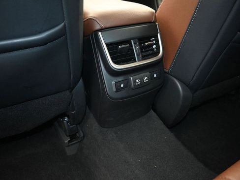 Used 2020 Subaru Outback Touring XT AWD/4WD image 13