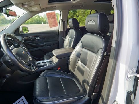 Used 2021 Chevrolet Traverse High Country AWD/4WD image 25