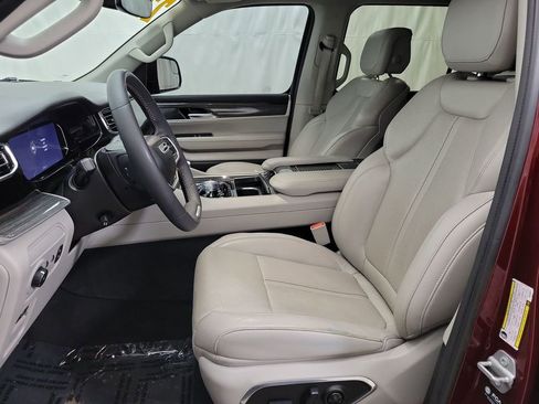 Used 2022 Jeep Wagoneer Series III w/ Flexible Seating Group image 8