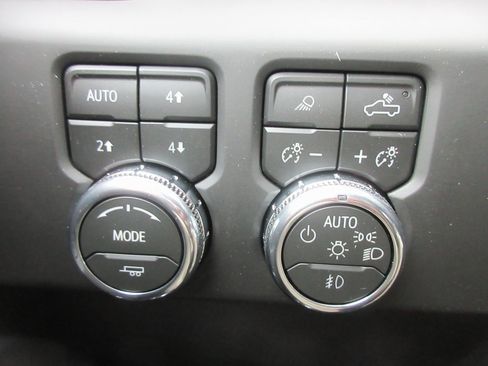 New 2026 GMC Sierra 1500 AT4 w/ AT4 Premium Package image 18