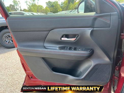 Certified 2026 Nissan Kicks SR FWD image 11