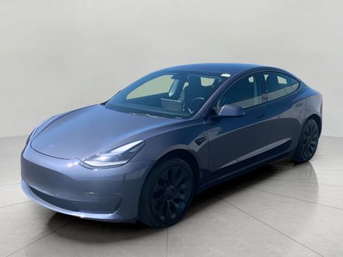 Used 2022 Tesla Model 3 Long Range AWD/4WD image 4
