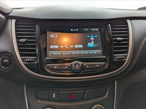 Used 2017 Chevrolet Trax LT w/ LT Convenience Package image 27