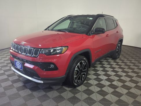 Used 2024 Jeep Compass Limited image 9