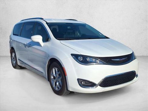 Used 2020 Chrysler Pacifica Touring-L w/ Tire & Wheel Group image 3