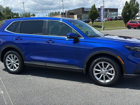 Used 2025 Honda CR-V EX image 3