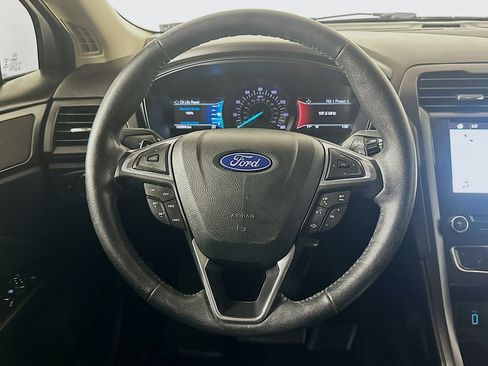 Used 2018 Ford Fusion SE w/ Equipment Group 201A image 18