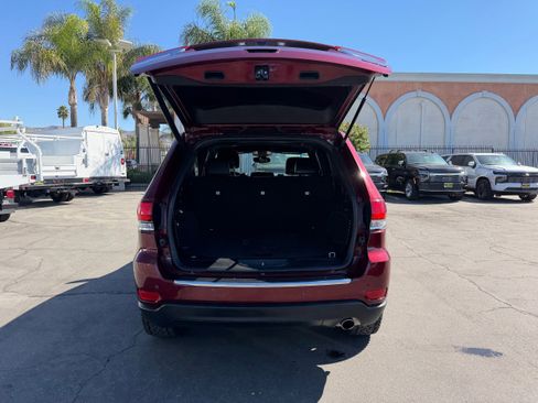 Used 2021 Jeep Grand Cherokee Limited image 14