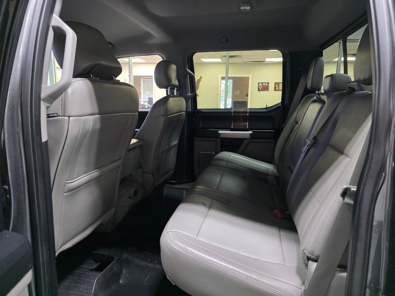 Used 2017 Ford F150 Lariat w/ Equipment Group 501A Mid AWD/4WD image 19