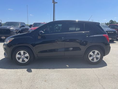 Used 2020 Chevrolet Trax LS w/ Tint and Cruise Package FWD image 7