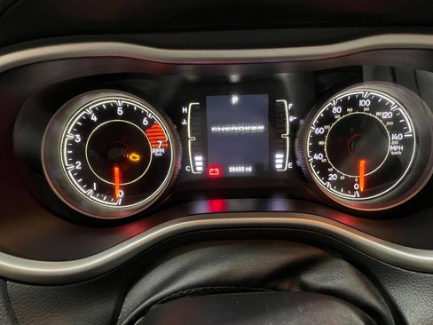 Used 2017 Jeep Cherokee Sport w/ Safety Group image 8