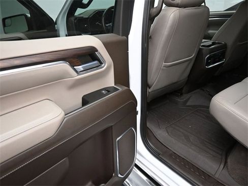 Used 2023 GMC Sierra 1500 SLT image 16