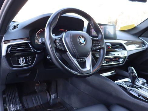 Used 2020 BMW 530i xDrive image 10