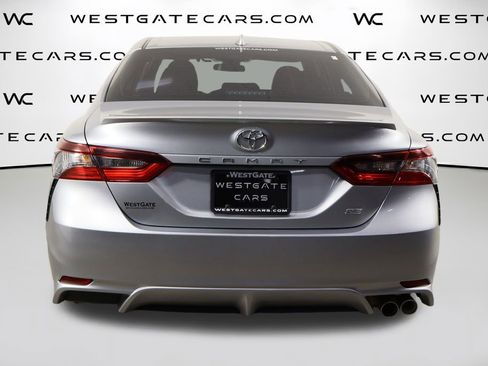 Used 2023 Toyota Camry SE image 4