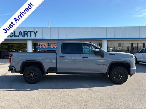 Used 2024 Chevrolet Silverado 2500 LTZ w/ LTZ Plus Package AWD/4WD image 2