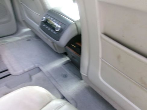 Used 2008 Buick Enclave CXL w/ Entertainment Package #2 FWD image 11