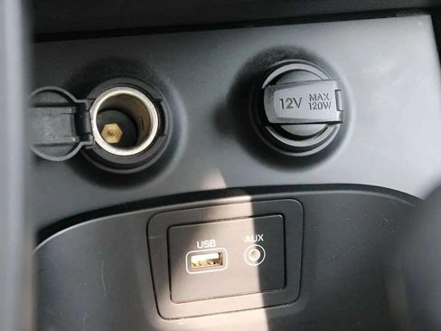 Used 2017 Hyundai Santa Fe Limited image 25