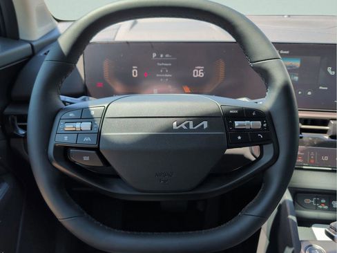 New 2026 Kia Sportage EX image 32