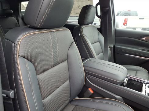 New 2026 Chevrolet Traverse High Country image 21