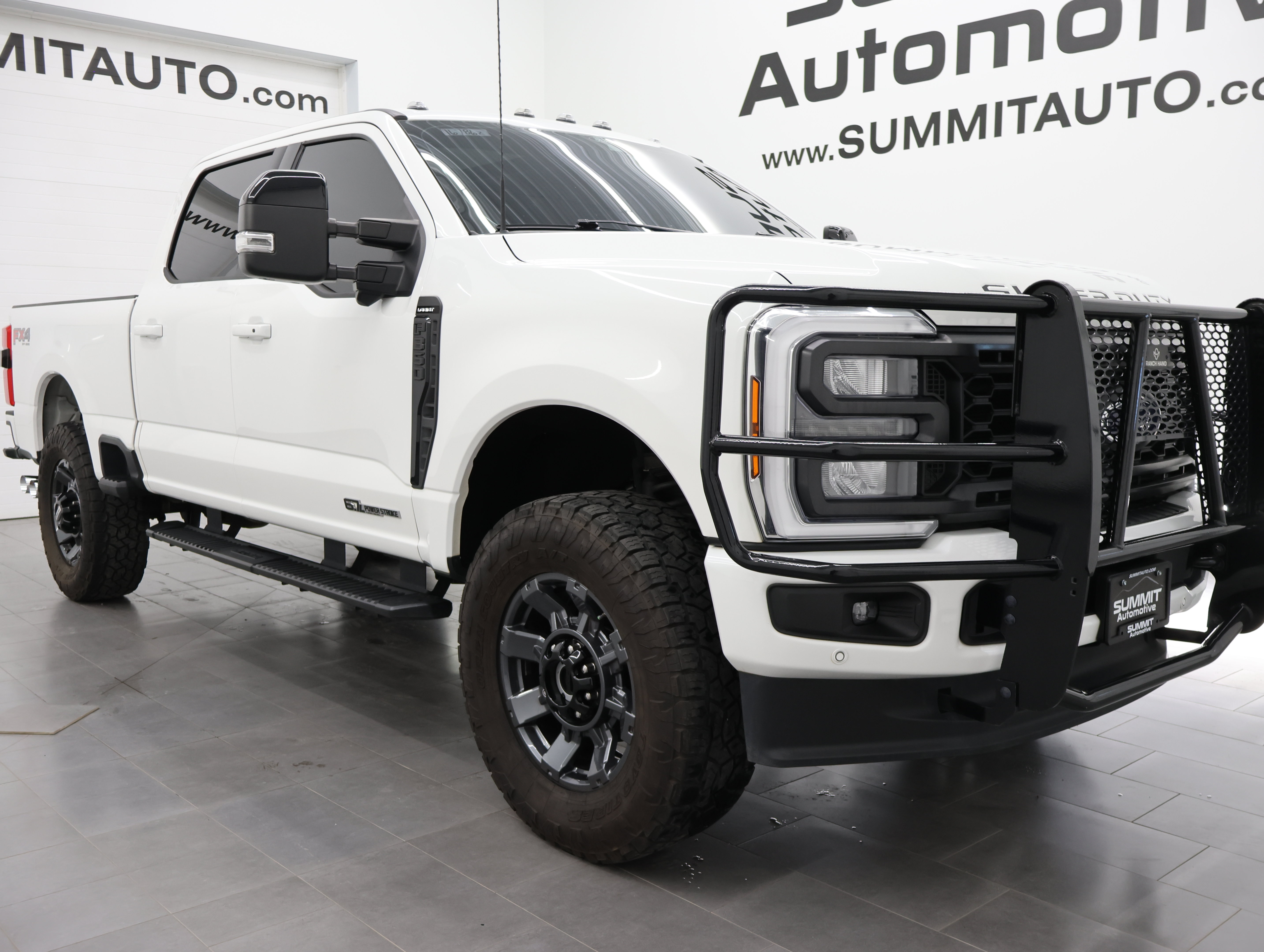 Used 2024 Ford F350 Lariat w/ Lariat Ultimate Package AWD/4WD image 2