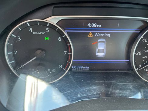 Used 2025 Nissan Altima 2.5 SV FWD image 8