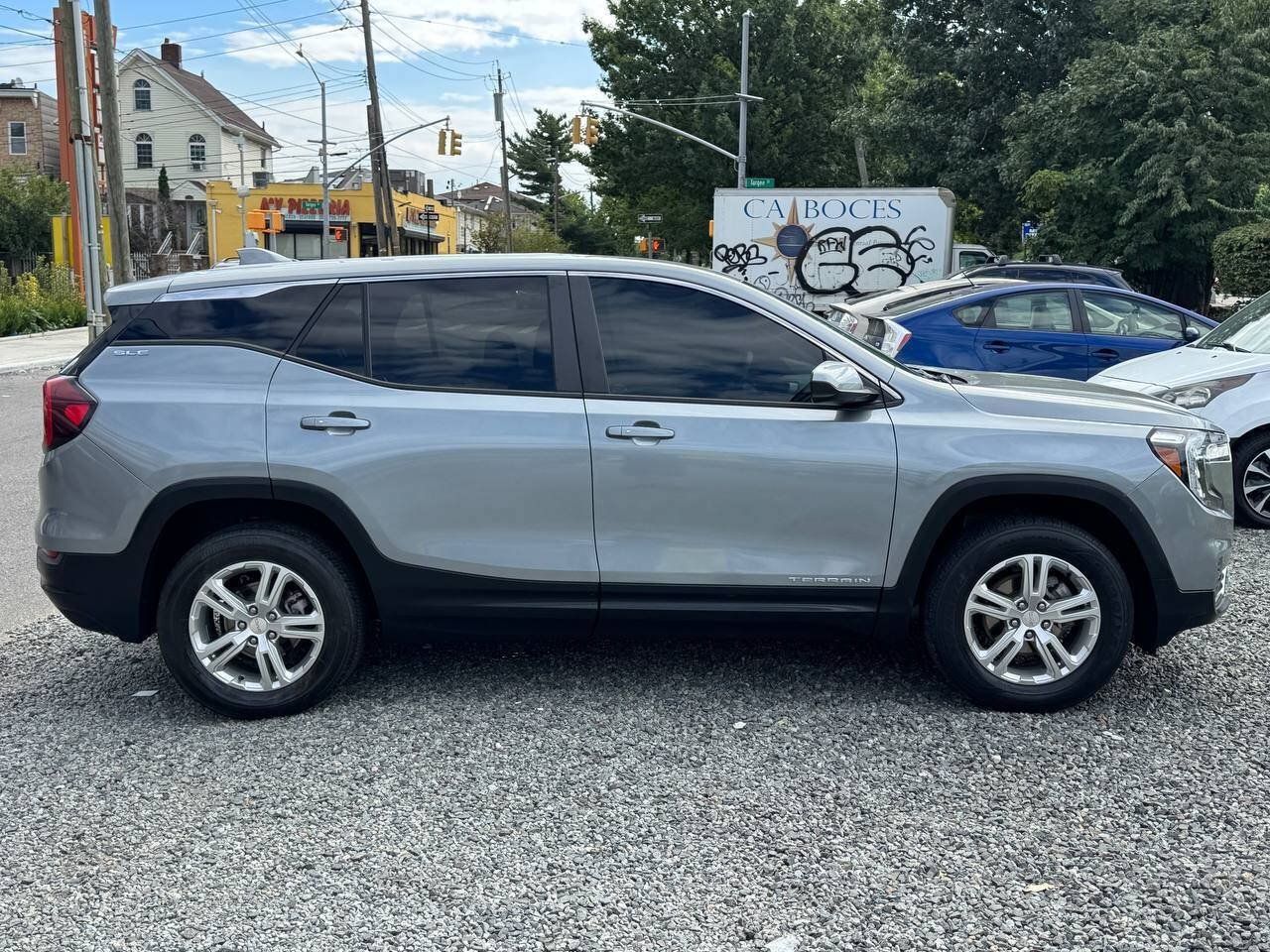 Used 2024 GMC Terrain SLE AWD/4WD image 4
